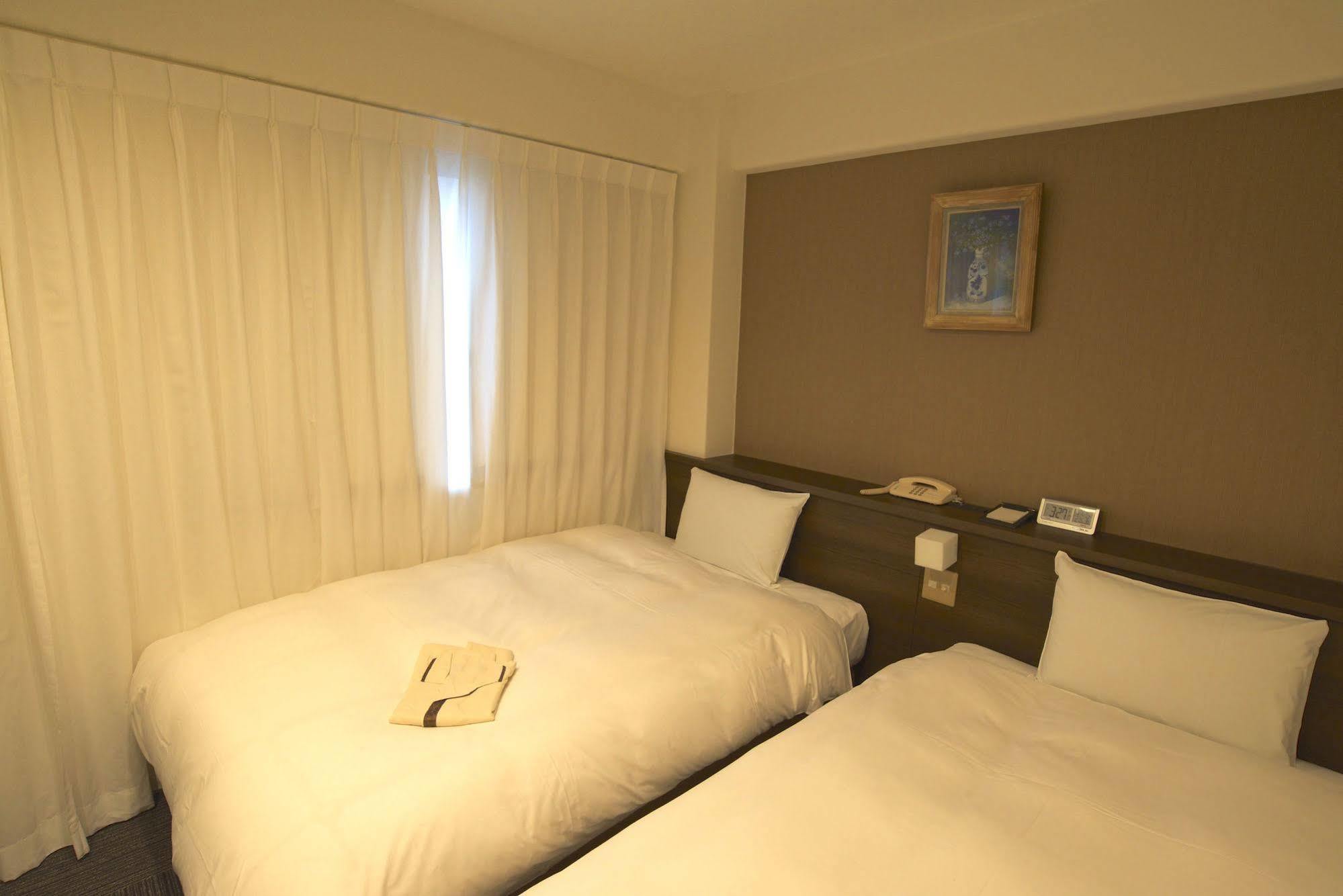 Smile Hotel Ацуги Экстерьер фото