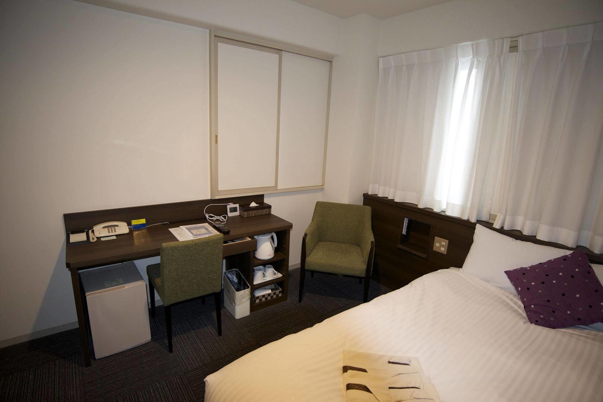Smile Hotel Ацуги Экстерьер фото