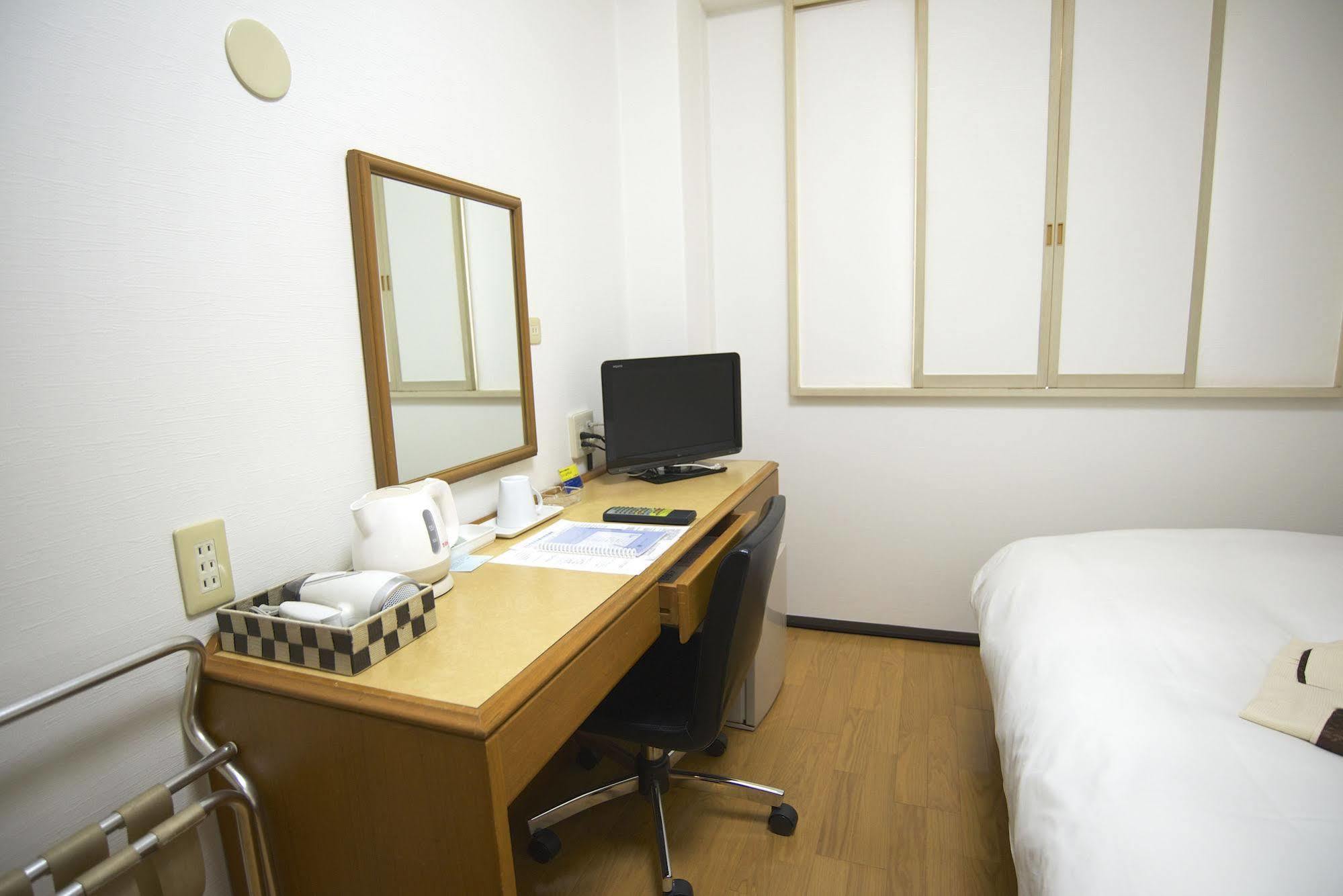 Smile Hotel Ацуги Экстерьер фото
