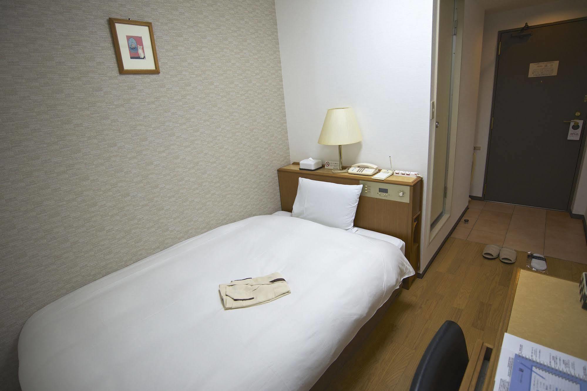 Smile Hotel Ацуги Экстерьер фото