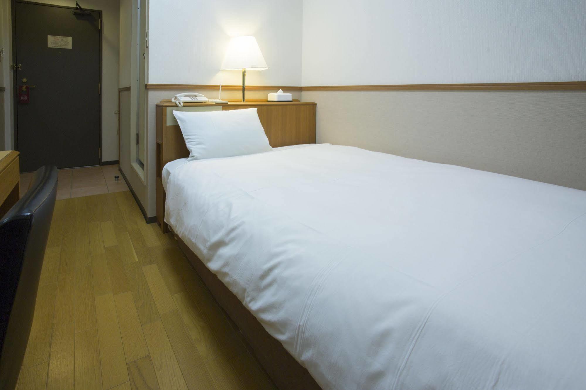 Smile Hotel Ацуги Экстерьер фото