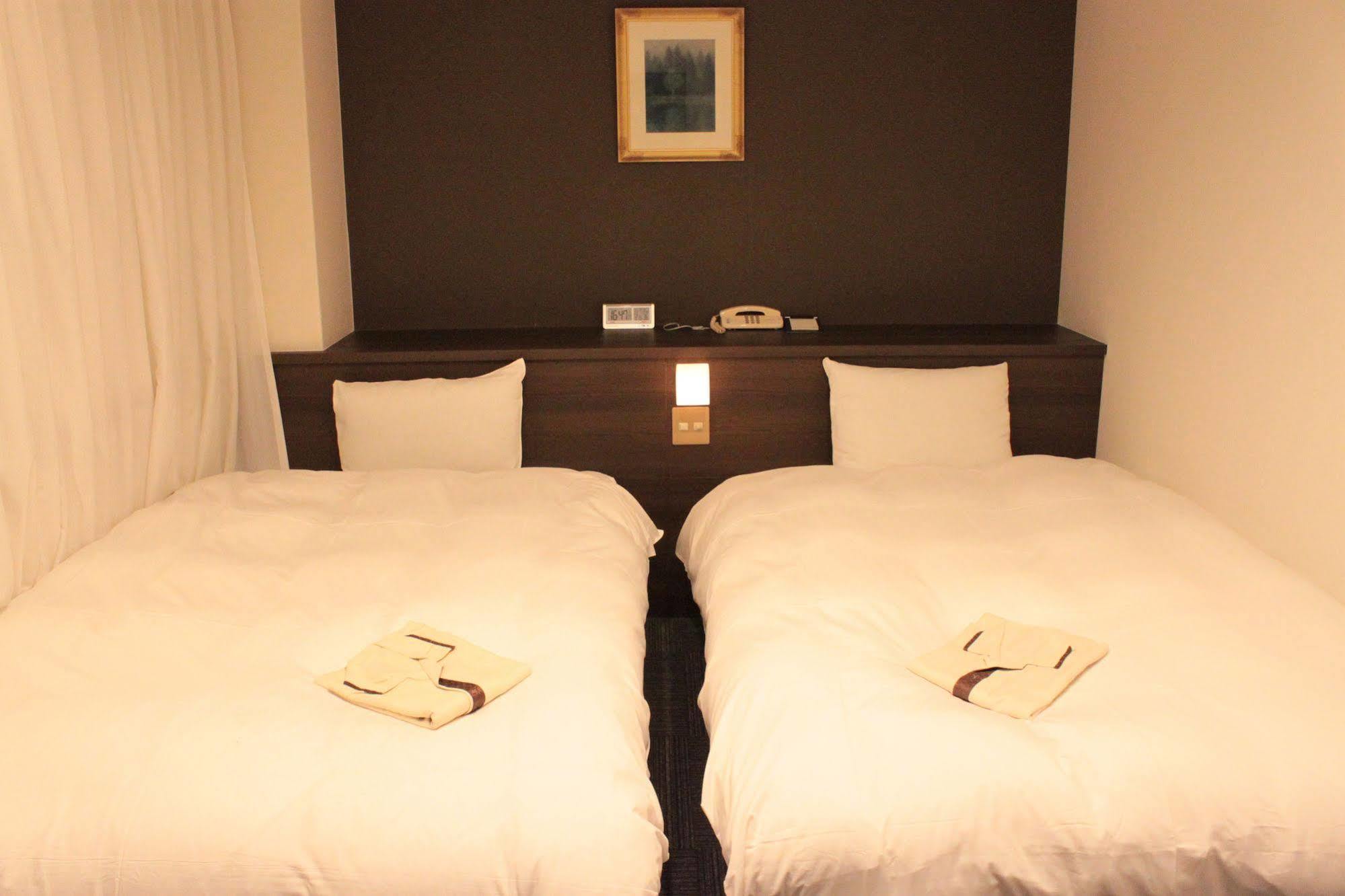 Smile Hotel Ацуги Экстерьер фото