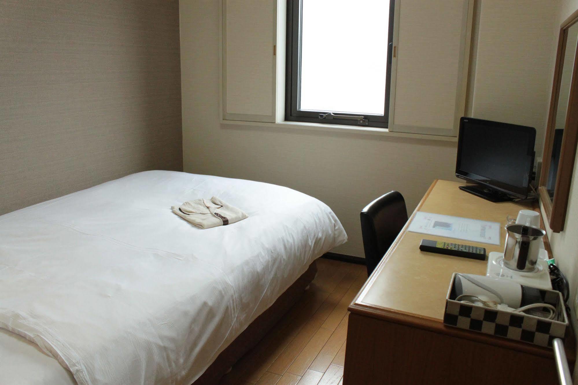 Smile Hotel Ацуги Экстерьер фото