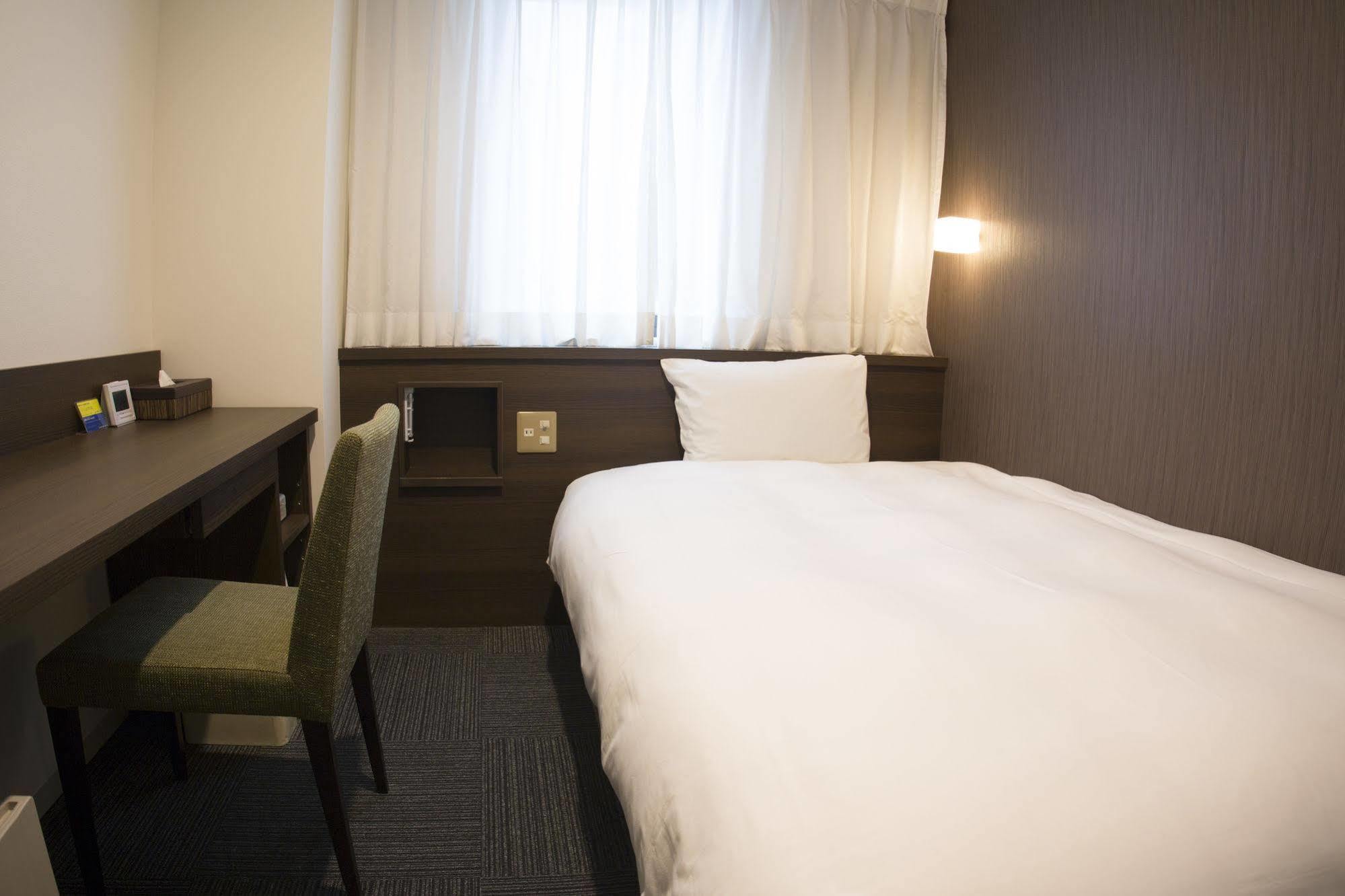 Smile Hotel Ацуги Экстерьер фото